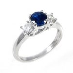 טבעת ספיר כחול ויהלומים דגם טרייסי