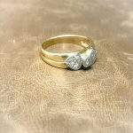 טבעת יהלומים בדגם עניבת לבבות